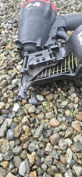 Pistol pneumatic cuie lemn Senco