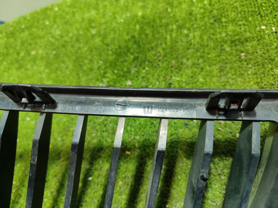 GRILA BARA FATA STANGA / DREAPTA BMW 318I SERIA 3 E90 LCI 2.0 BENZINA 2008 COD OEM 7120007 / 224059-10 / 2005-2013