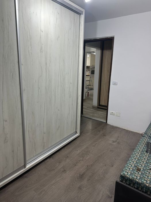 Inchiriez apartament