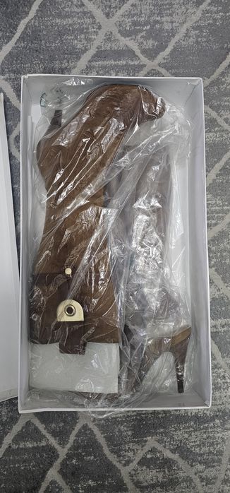 Замшевые коричневые сапоги 35