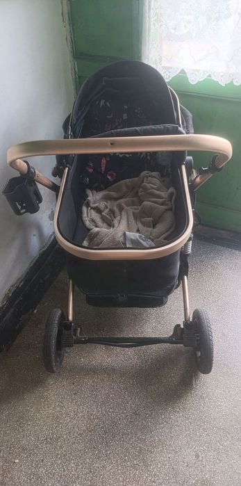 Vând carut 2 în 1. Carutul se poate vedea în Comanesti