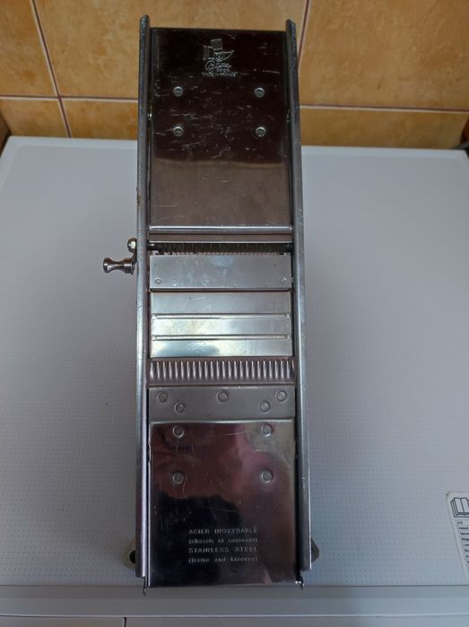 MANDOLINA din inox,lamă neteda, ondulată, juliene  made in france