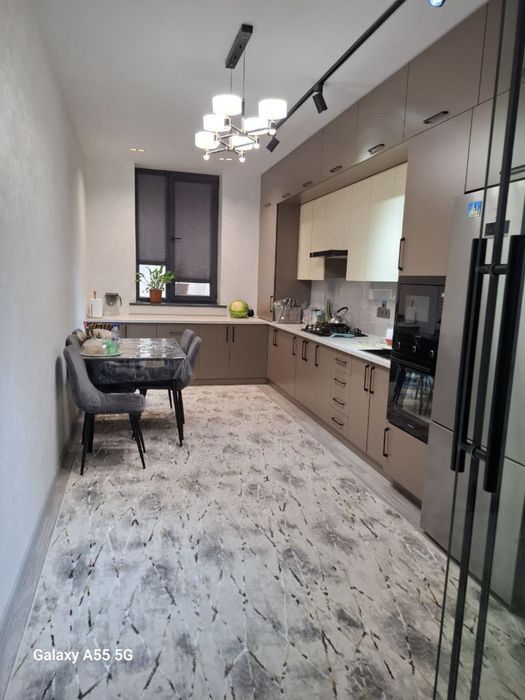 Продаётся 3х комн кваритира на 2 этаж