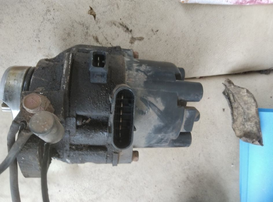 Далеко за Mitsubishi Space Wagon и Mitsubishi Спайс рана