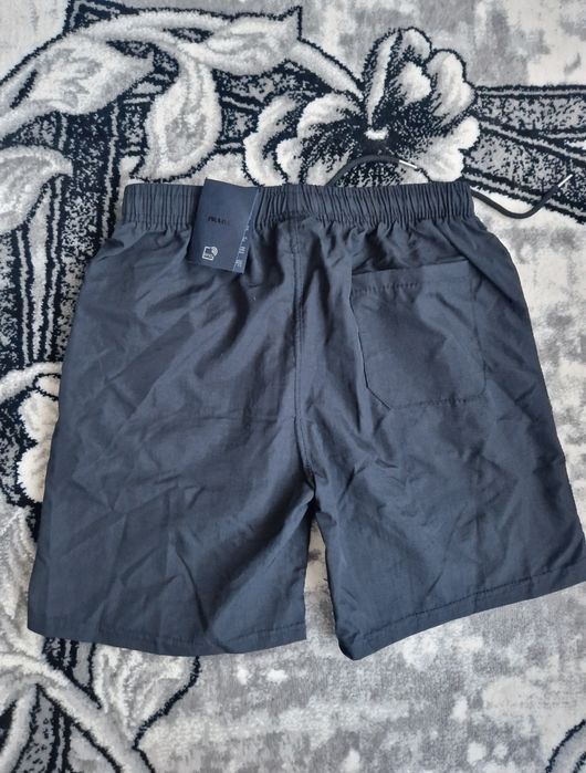 Pantaloni scurti Prada