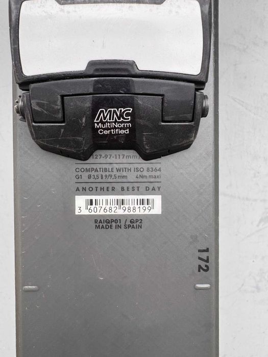 Ски с панти и колани