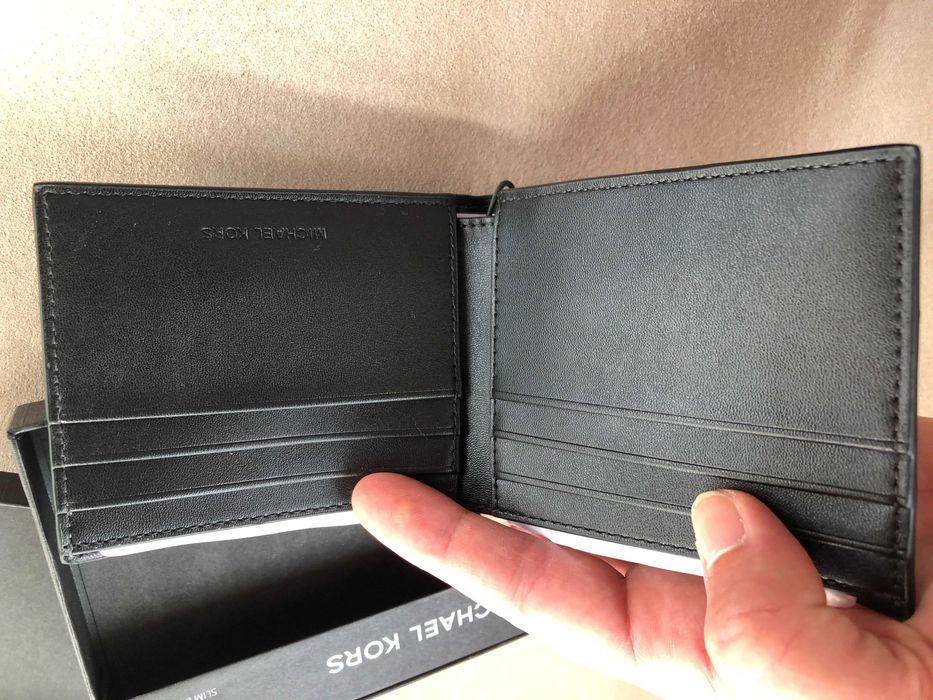 Маркови мъжки портфейли