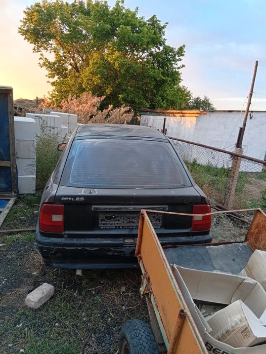 Продам машину OPEL VECTRA