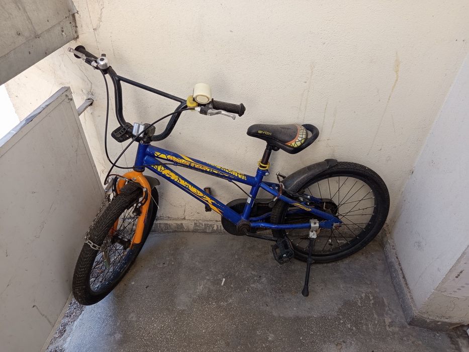 Bicicleta cu roti pe 20