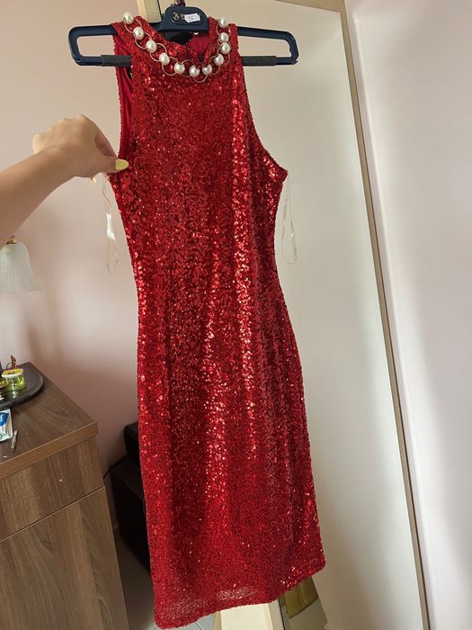 Rochie lungă roșie, elegantă