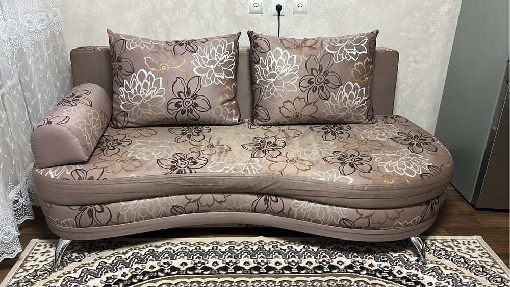 Продам диван в хорошем состоянии