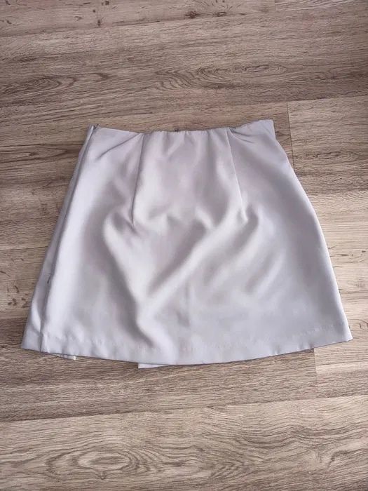 Compleu top și fustă