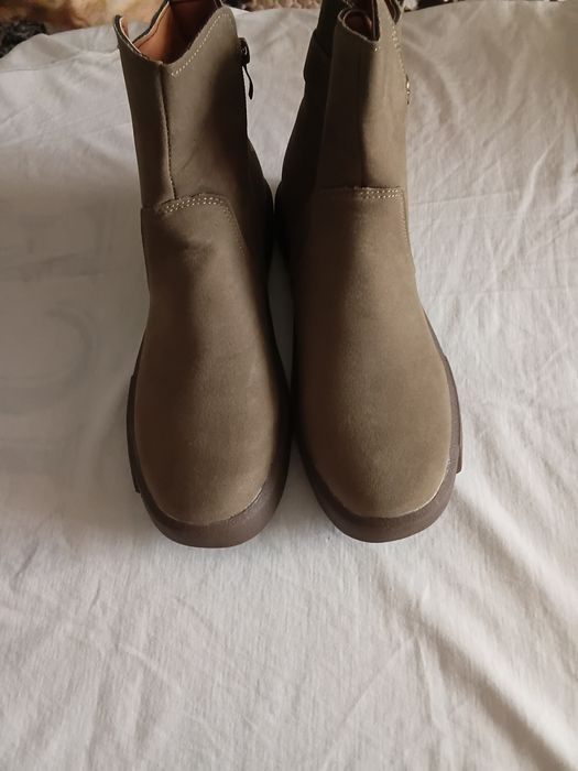 Продам женские ботиночки