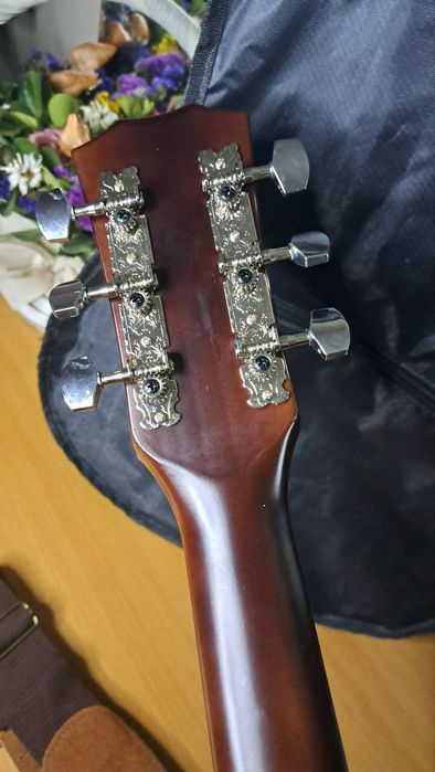 Новая гитара акустическая продаётся