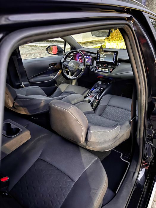 Toyota Corolla 1.8 Hybrid 2022 TVA DEDUCTIBIL Distronic Keyless Camera