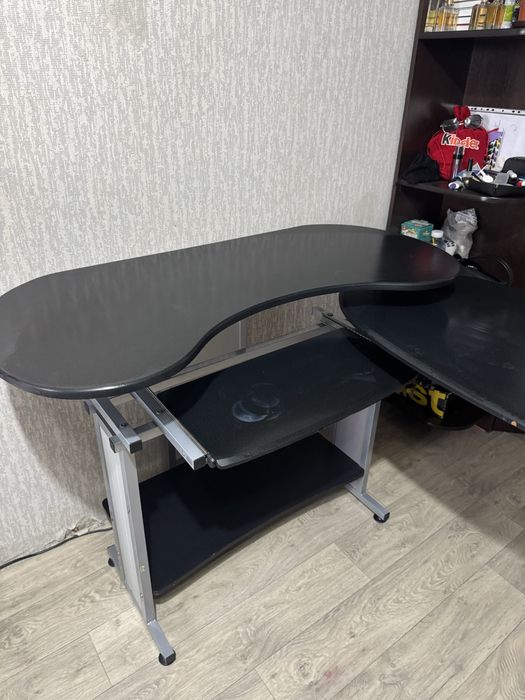 Стол. Компьютерный.