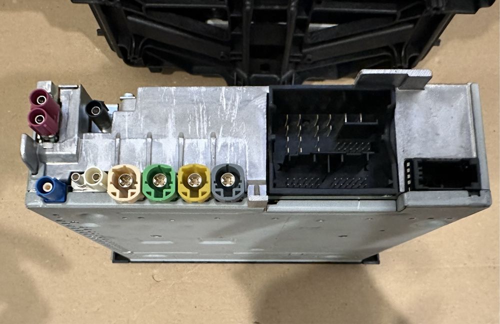 Navigatie : Display / Unitate Audi A4 B9, A5 8W 8.2” : 8W0035035C