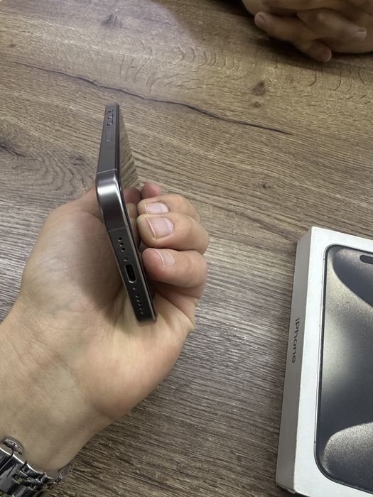 Iphone 15 pro ideal holatda