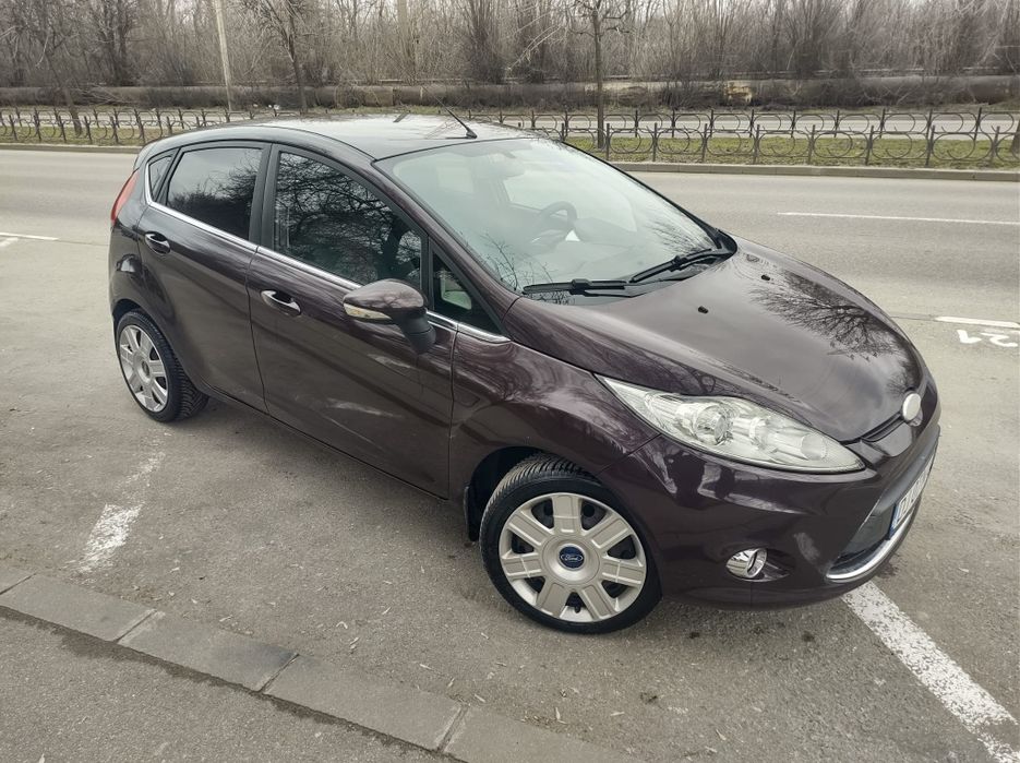 Vând Ford Fiesta