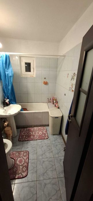 Vând apartament cu 3 camere