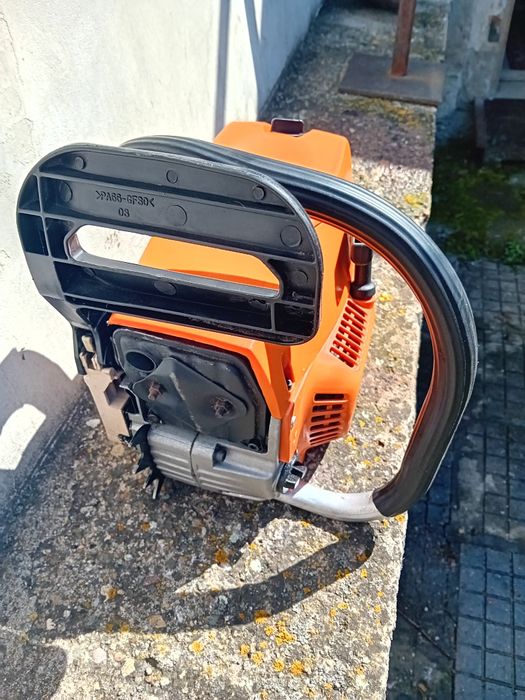 Продавам бензинова резачка  Хусварна