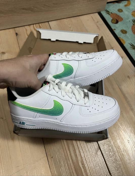 Vând Nike Air Force “Green Swoosh” GS