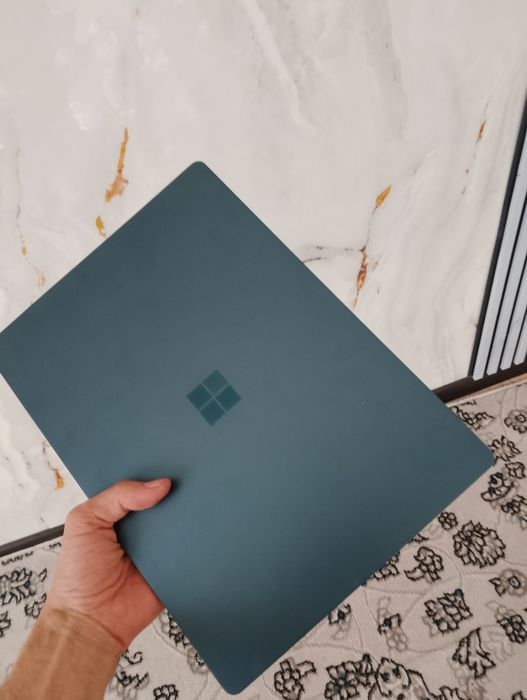 Microsoft Surface laptop 2 core i5