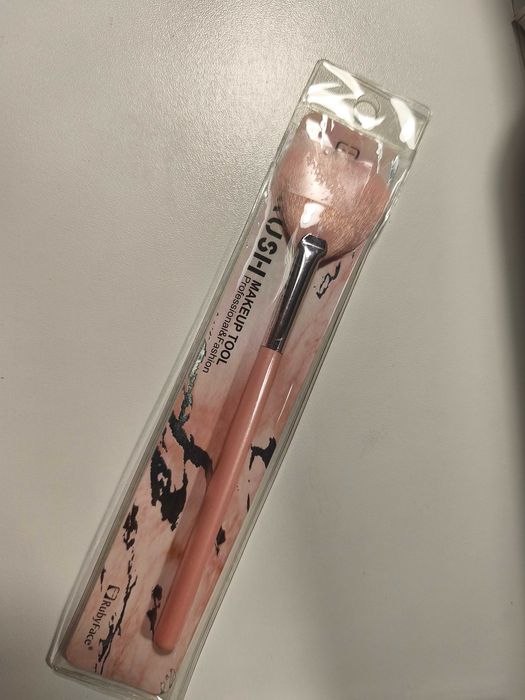 Палитри за грим . Професионална или лична употреба