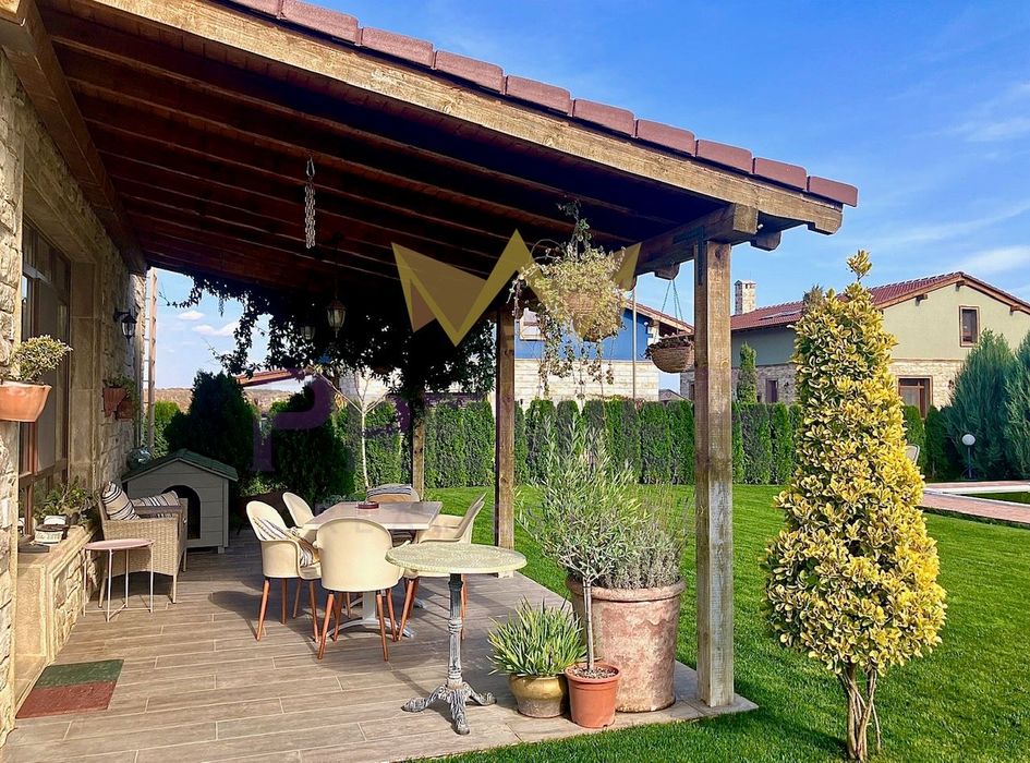 Продава се Къща в с. Приселци, Област Варна - 330 кв.м за 1455 €/кв.м - Снимка #6