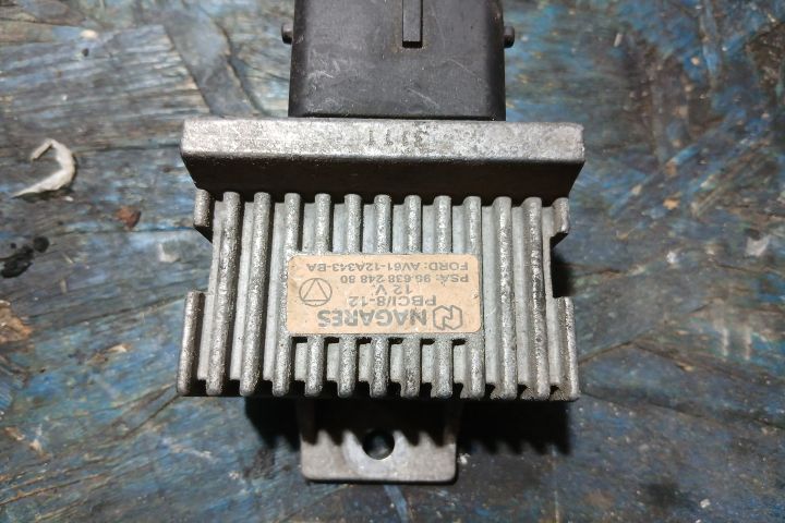 Releu bujii incandescente 9663824880 AV61-12A343-BA 9663824880 AV61-1