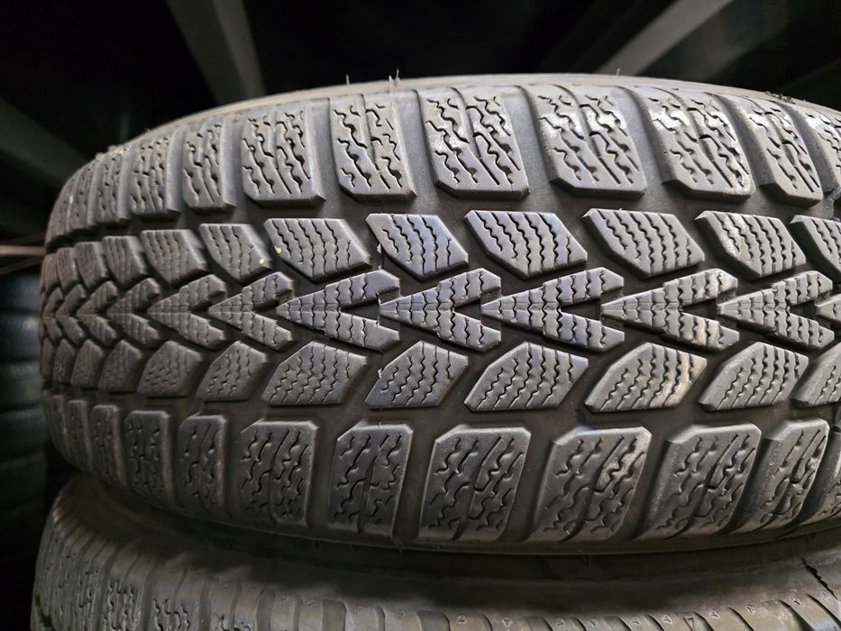 2бр Зимни гуми 185 65 15 - Dunlop - DOT 2025