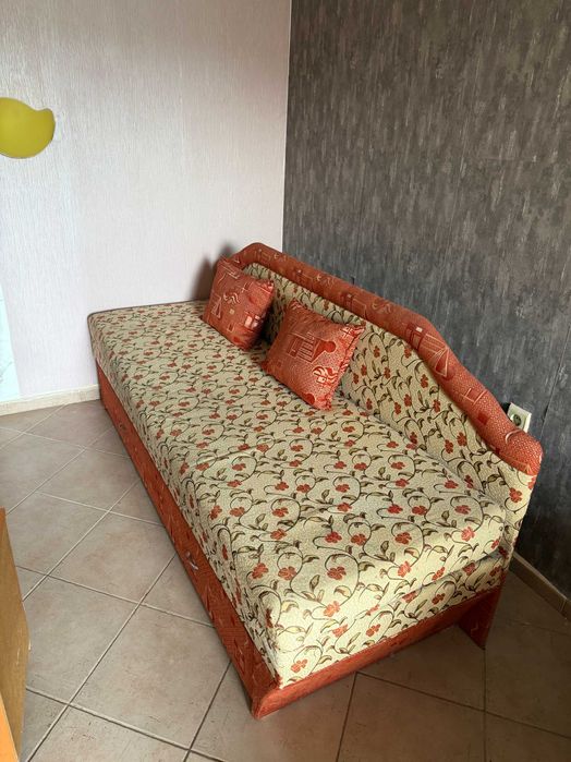 разтегателен диван-200см.ширина