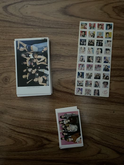 Продам к-поп карточки,пост карты и стикеры.