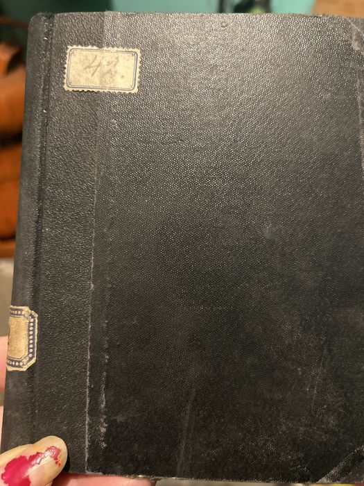 Продавам за колекционери и ценители на добра цена.Уникално издание