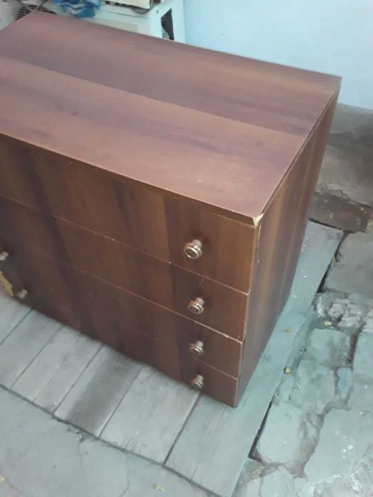 Продам  комод  .