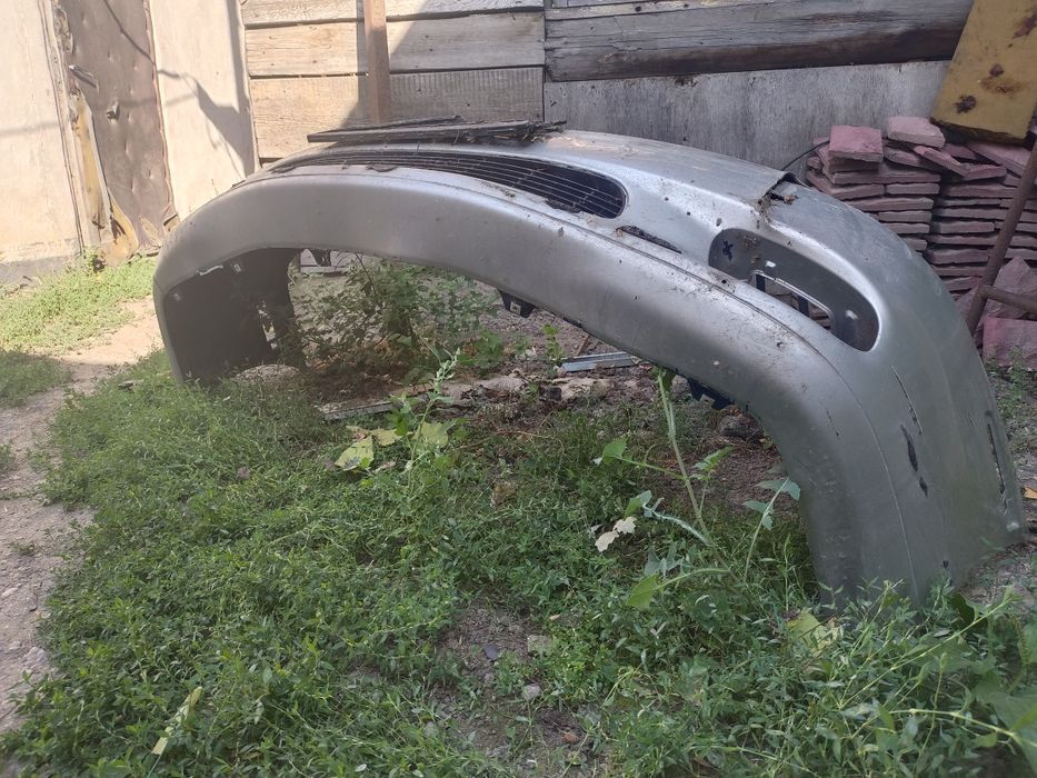 Передний бампер Lexus ES 330