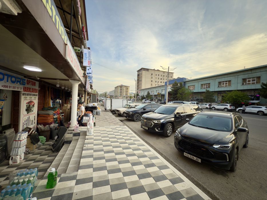 Магазин 100 кв, 1 этаж. На против Эркинсавдо. САМАРКАНД.