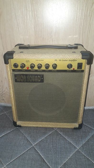 Гитара и комбик усилитель