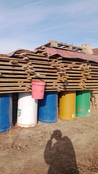 тапчан,кран,апалкы-ағаш,паддон сатылады.