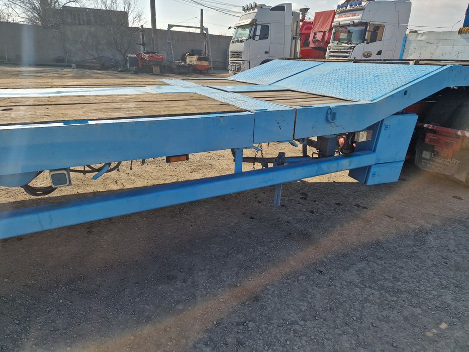 Trailer 3 axe viratoare