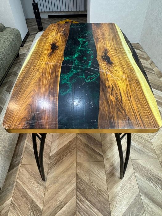 Продам стол кухонный