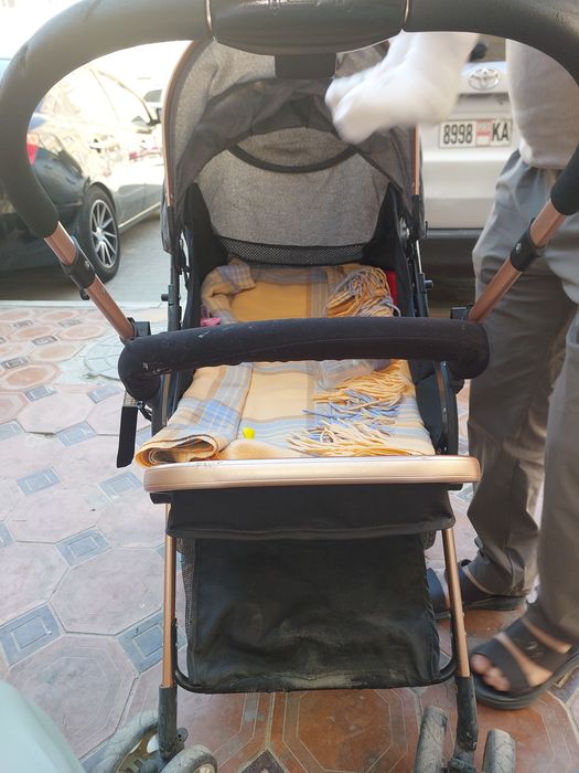 Коляску продам .