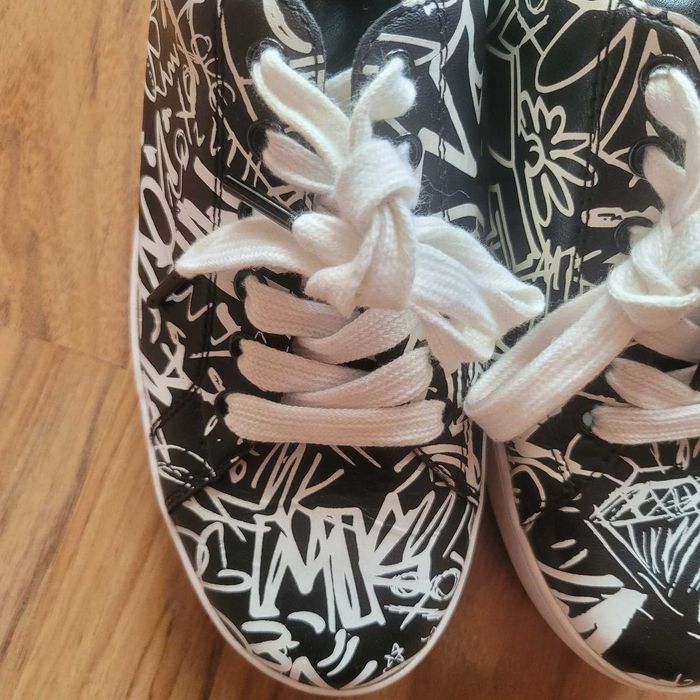 Michael kors уникални кецове с графити естествена кожа