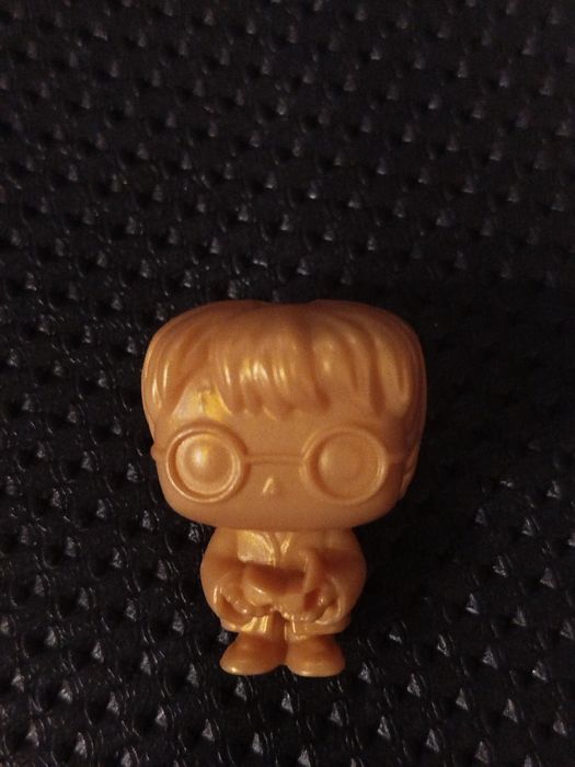 продам золотого Гарри Поттера