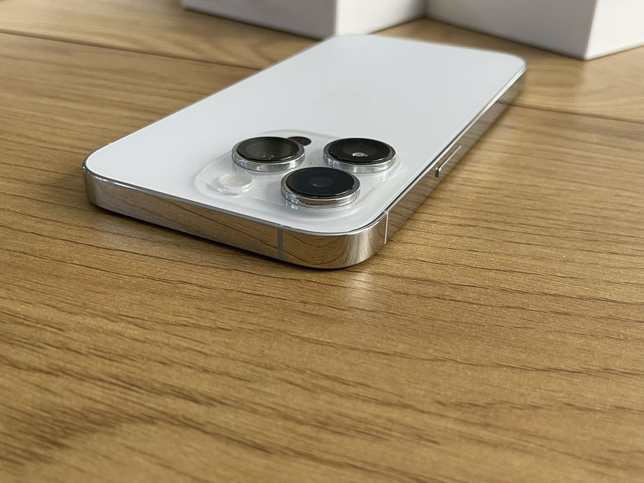Бартер като нов iPhone 14 Pro 256gb silver 100%