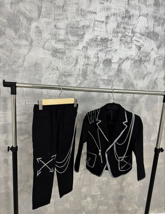 Costm elegant pentru copii