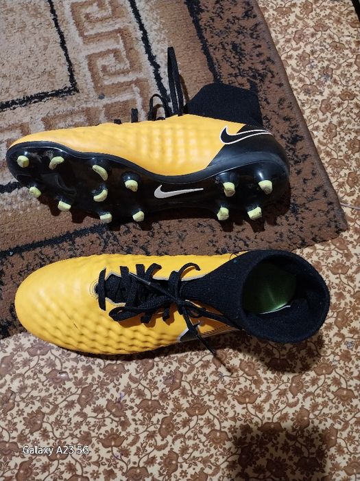 Здравейте колеги/приятели, погледнете този модел Nike Magista Onda ll