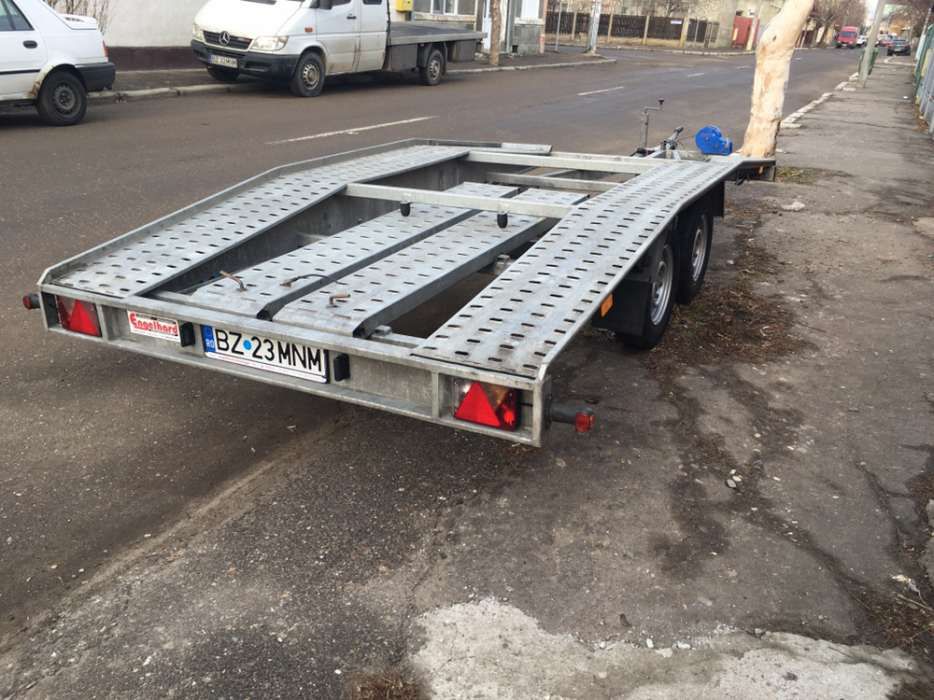 inchiriez platforma ,remorca auto,120 lei 12 ore 170  lei 24 ore