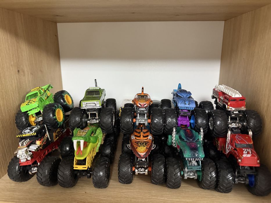 Камиони hotwheels колекция