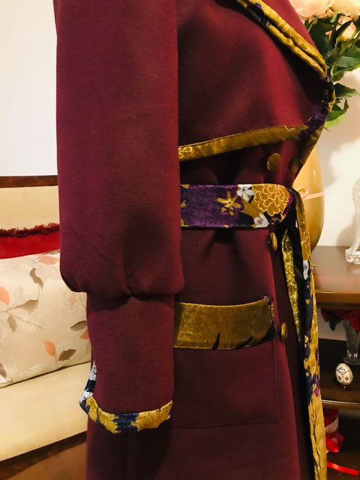 Palton model unicat stofă și catifea imprimată